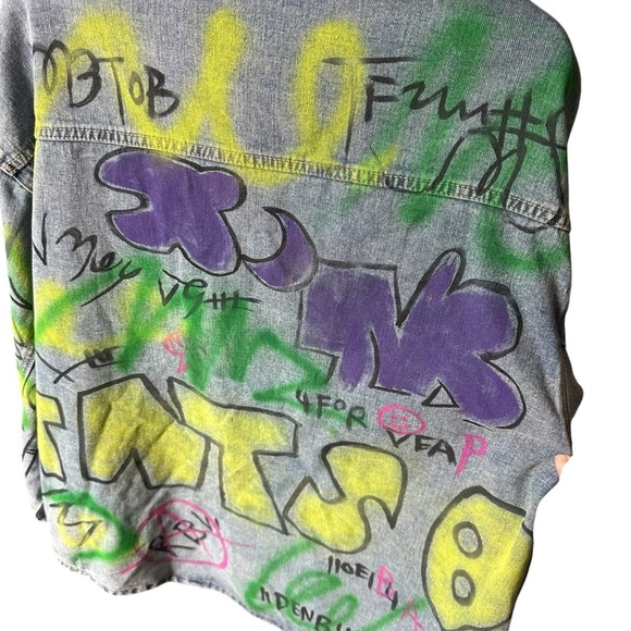 Large Oversized AKIRA Girls Club Graffiti Denim Jacket EUC - Picture 7 of 10